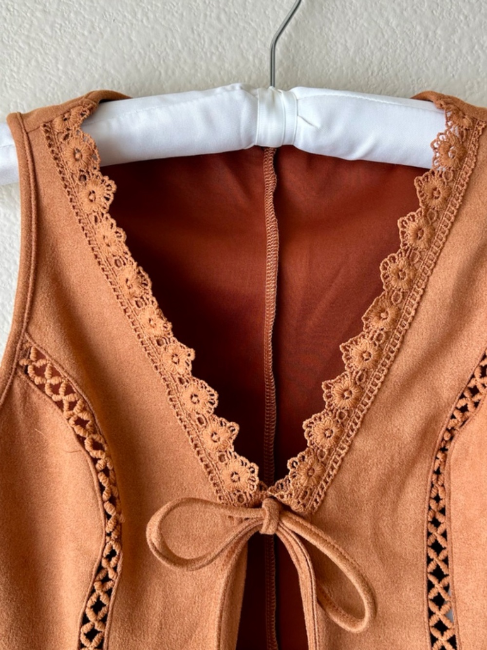 Faux Suede Vest Rustic Burnt Orange Crochet Trim Accent Tie Front Western Small - Picture 3 of 9